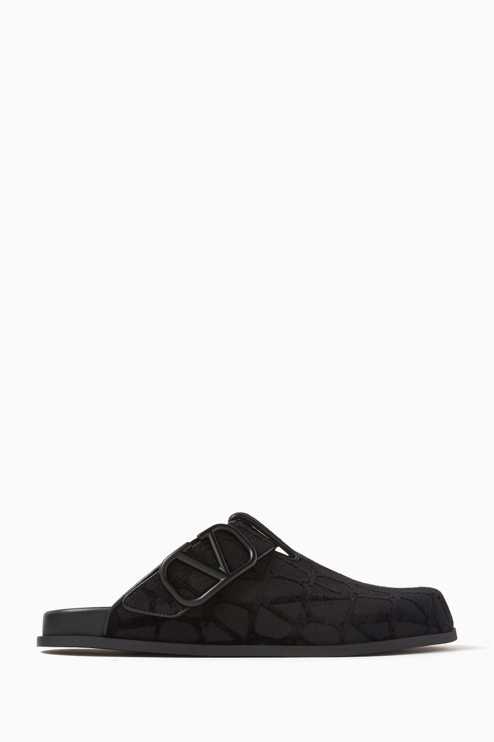 

Valentino Garavani VLOGO Sandals in Nappa Leather, Black