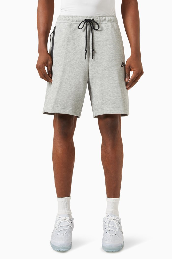 

Logo Sweatshorts in Tech Fleece, Grey