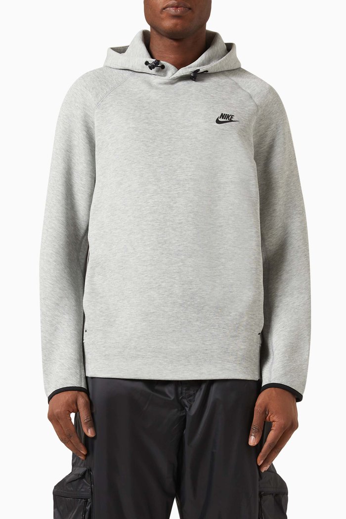 

Logo Hoodie in Tech Fleece, Grey