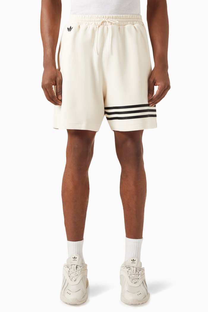 

Neuclassics Shorts in Cotton Blend, Neutral