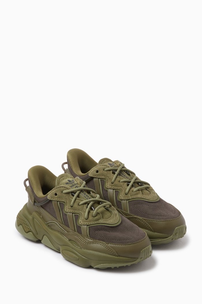 

Ozweego Sneakers in Suede, Black