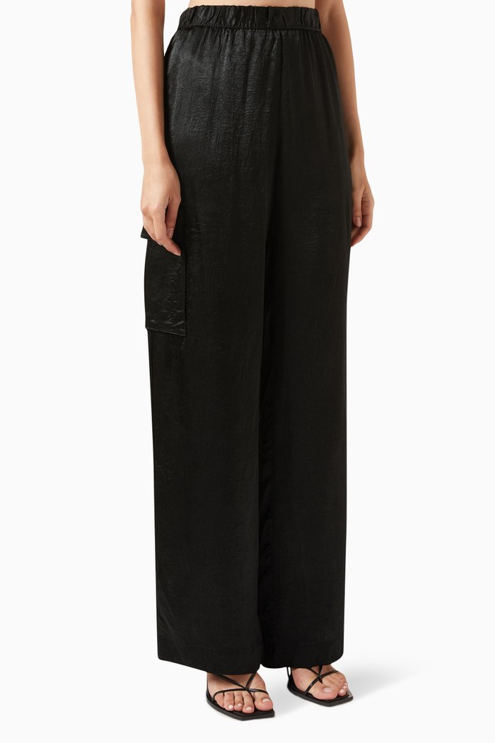 

Textured Cargo Pants in Satin, Black