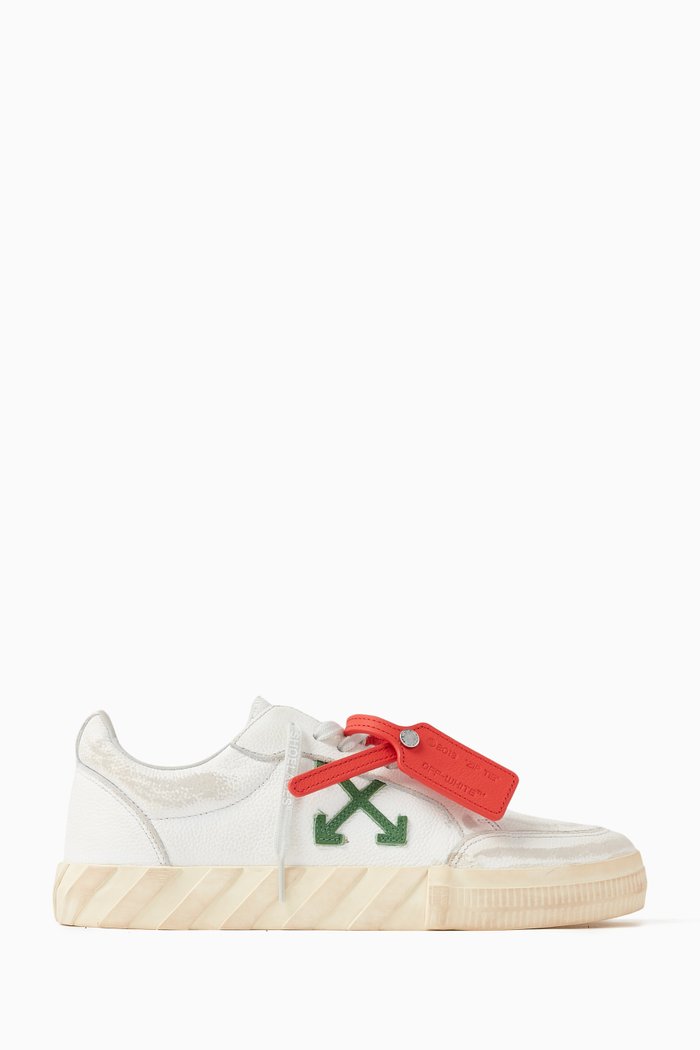 

Low Vulcanized Distressed Sneakers in Calf Leather, White