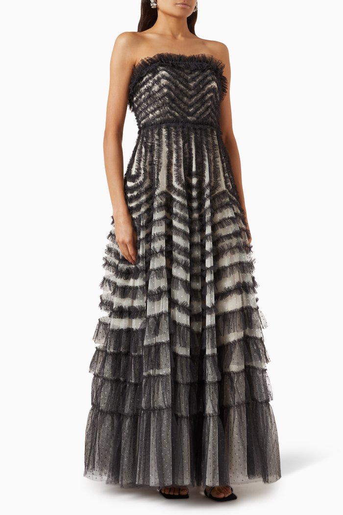 

La Vie En Rose Strapless Gown in Tulle, Black