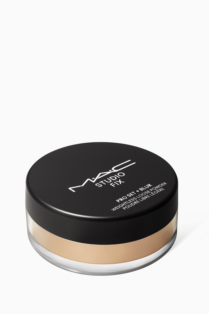 

Medium Studio Fix Micro Veil Loose Powder, 6.5g, Colourless