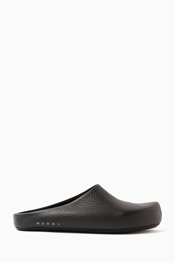 

Fussbett Sabot Sandals in Pebbled Leather, Black