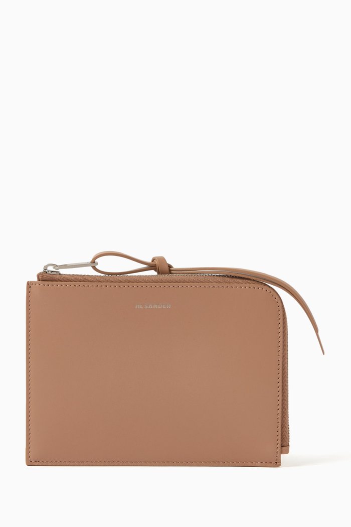 

Medium Card Holder in Leather, Neutral