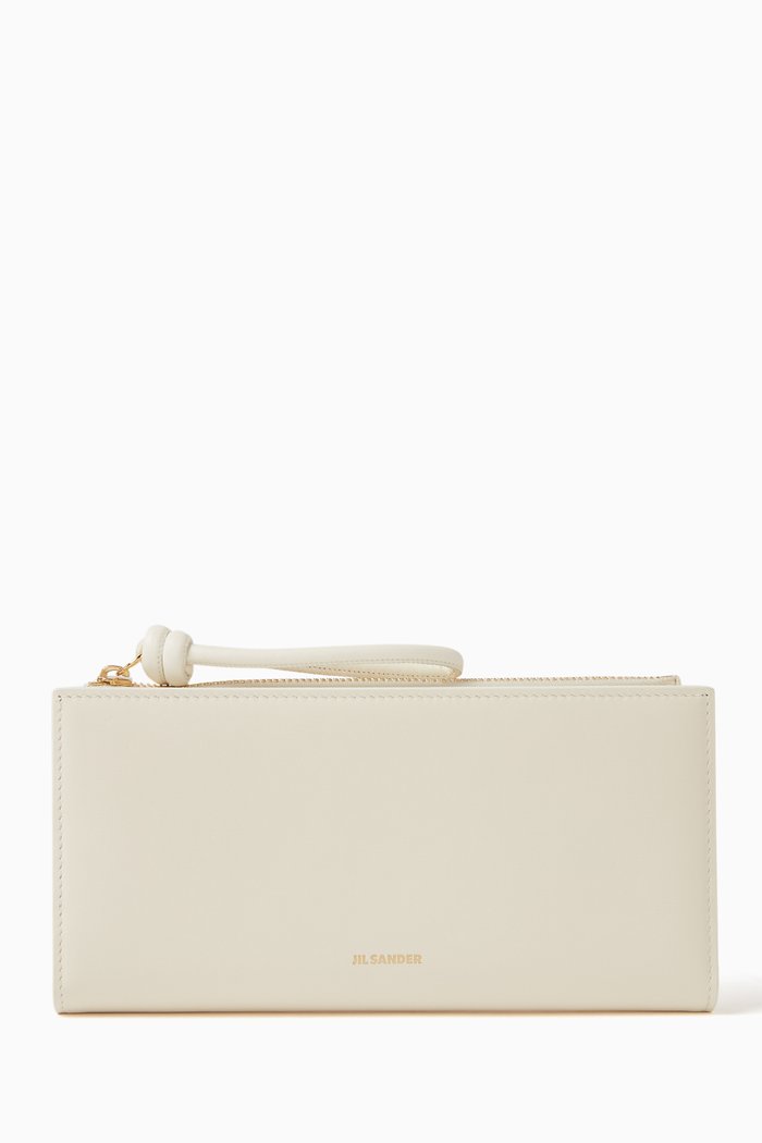 

Single Practical Wallet in Leather, Neutral