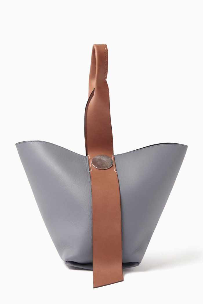 

Medium Twisted Hobo Bag in Leather, Blue