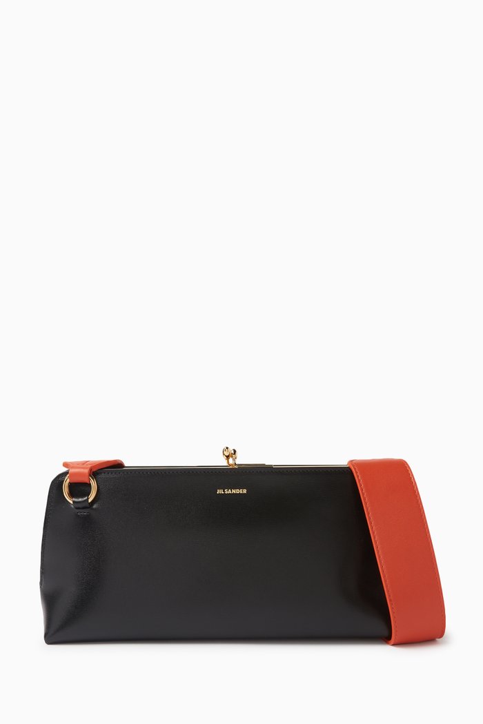 

Goji Shoulder Bag in Leather, Black