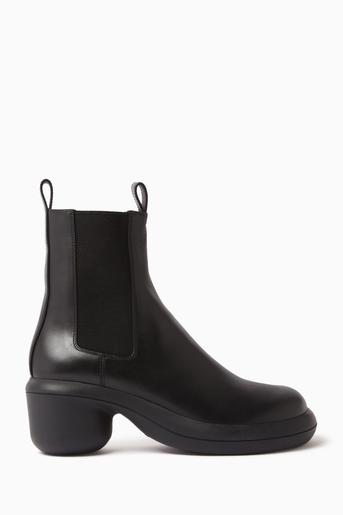 

Pull Tab Ankle Boots in Leather, Black
