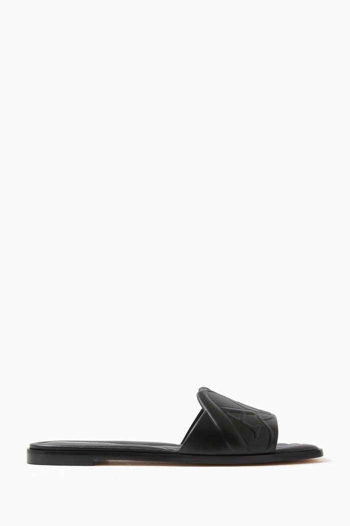 Flat Sandals in Leather, Black