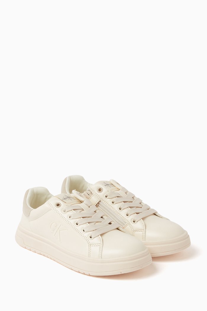 

Low-Cut Sneakers in Faux Leather, White