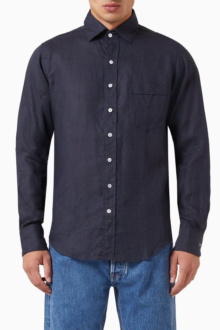 

Classic Buttoned Shirt in Linen, Blue