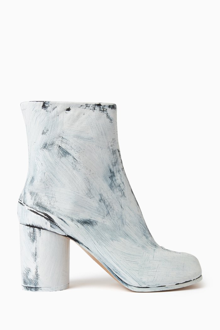 

Tabi 80 Ankle Boots in Painted Leather, Black