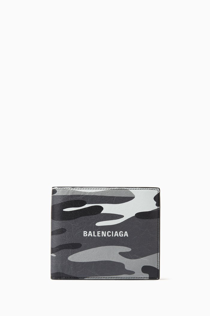 

Cash Square Folded Wallet in Leather, Grey