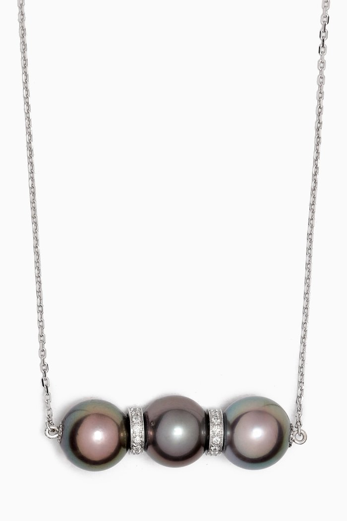 

Amulette Pearl & Diamond Pendant Necklace in 18kt White Gold, Silver