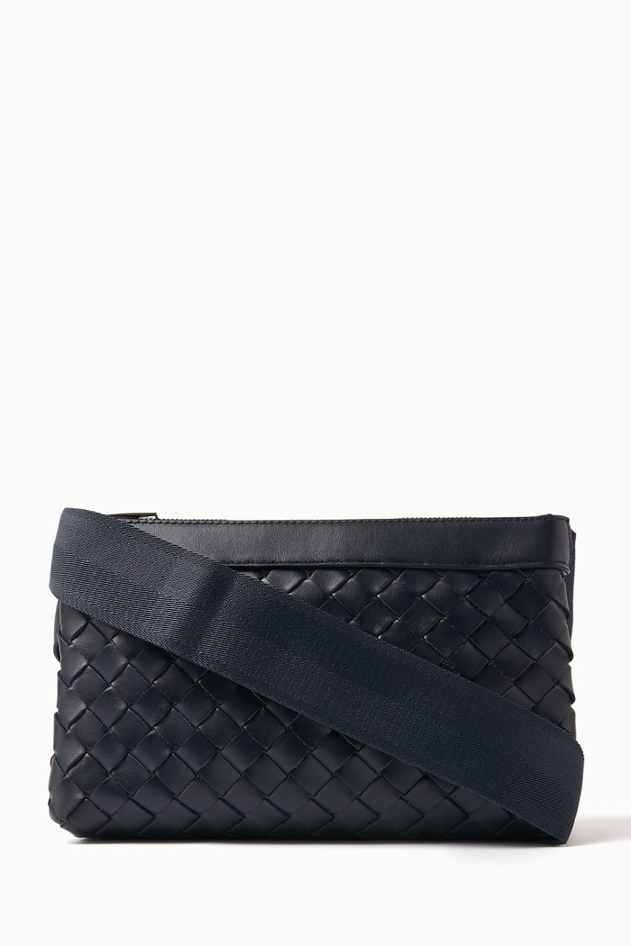 

Classic Intrecciato Crossbody Bag in Leather, Blue