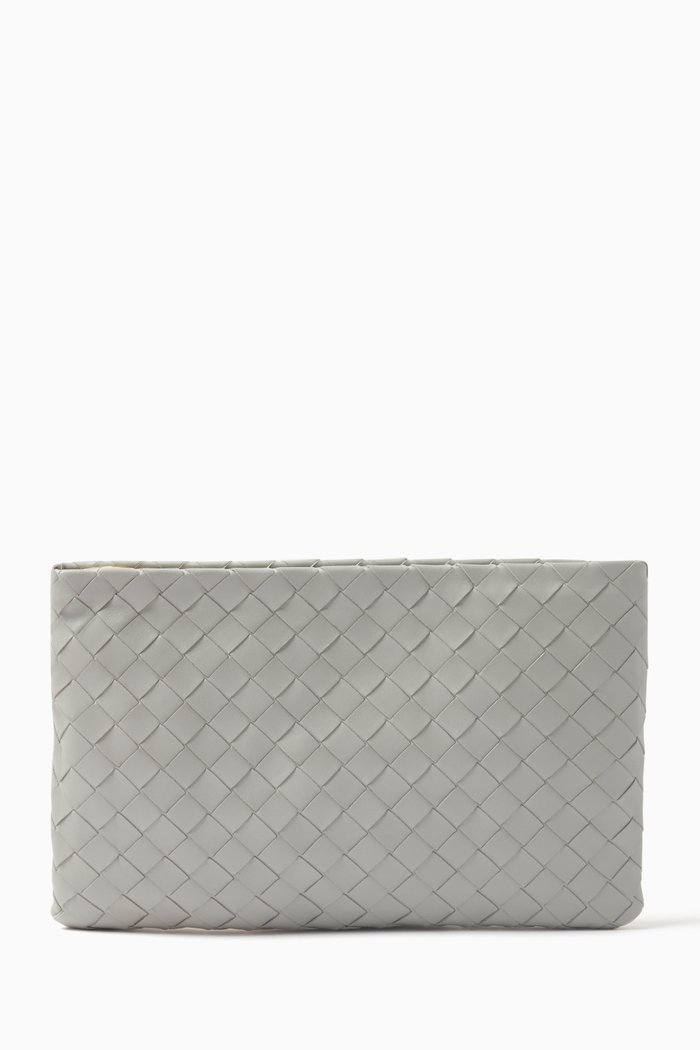 

Medium Pouch in Intrecciato Leather, Grey