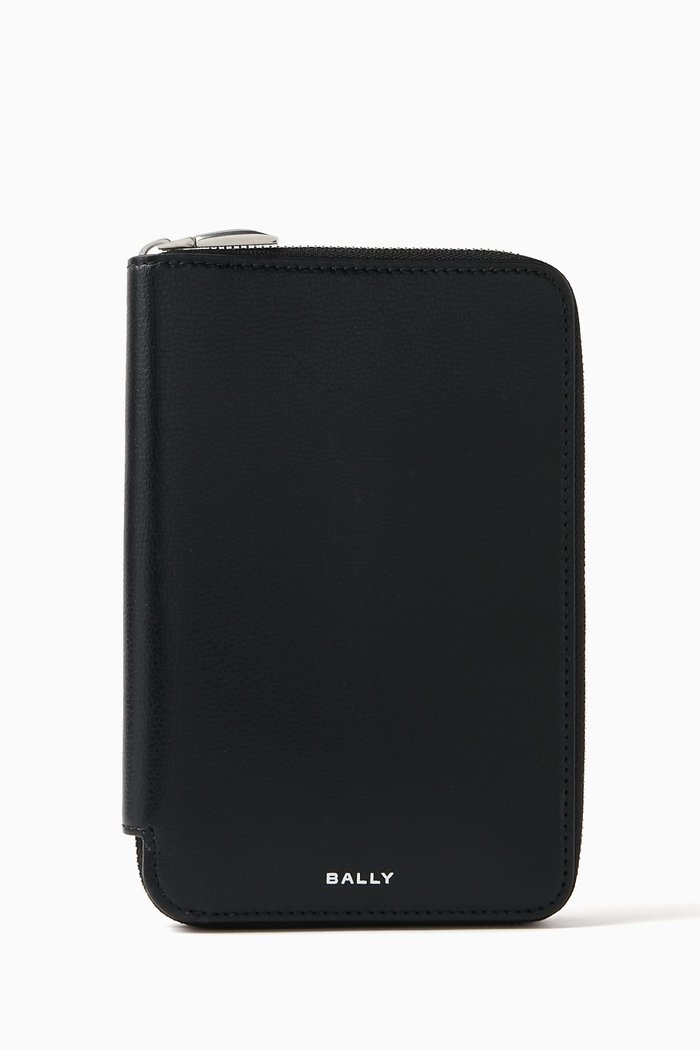 

Banque Travel Wallet in Calf Leather, Black