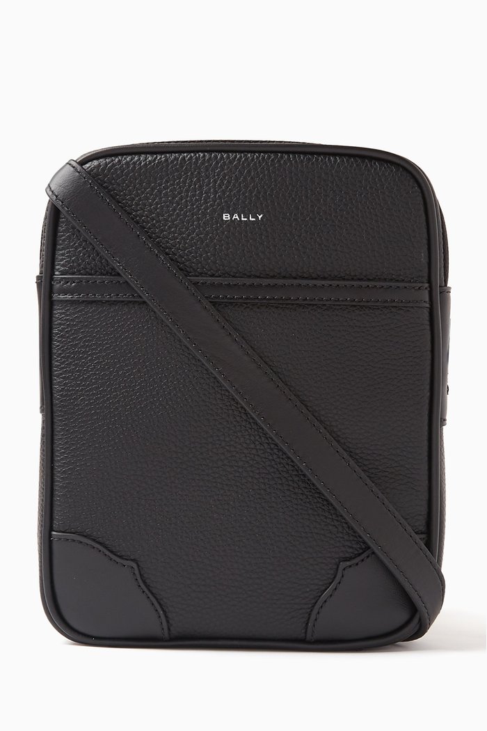 

Bord Crossbody Bag in Grained Leather, Black