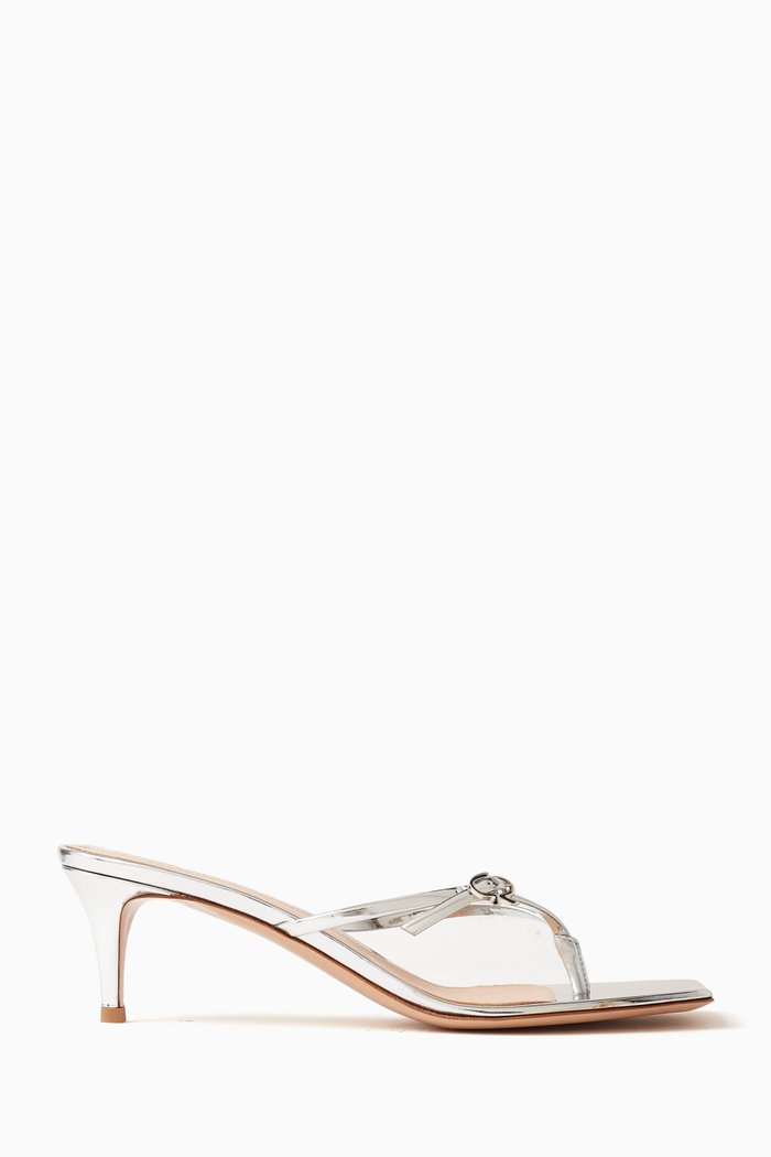 Slim Buckle Thong 55 Mules in Metallic Leather, Silver