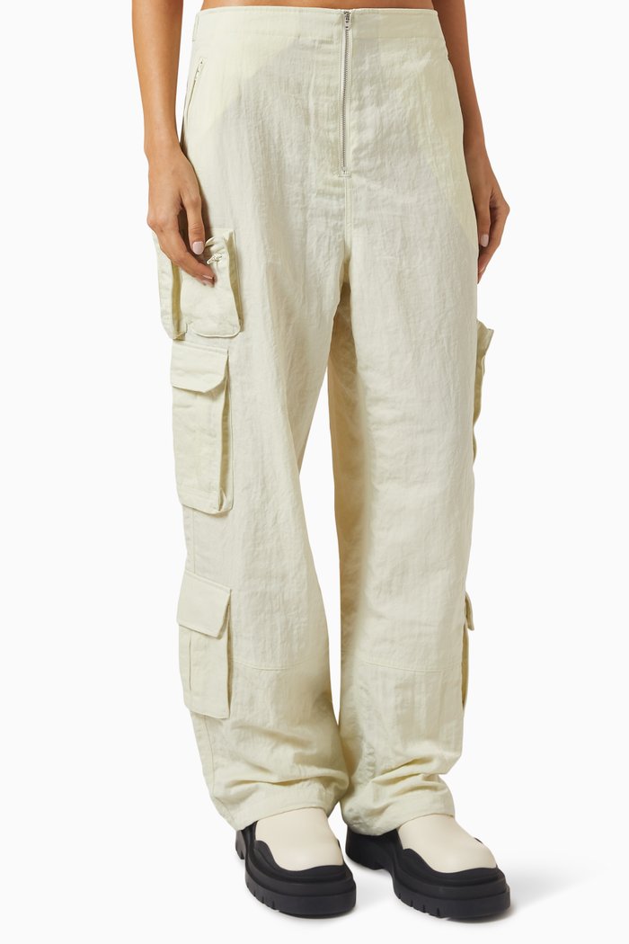 

Allyn Mid-rise Cargo Pants in Nylon, Neutral