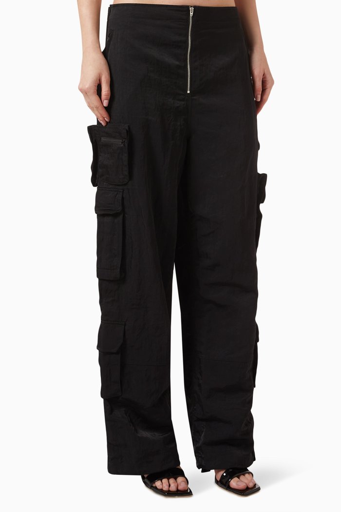 

Allyn Mid-rise Cargo Pants in Nylon, Black