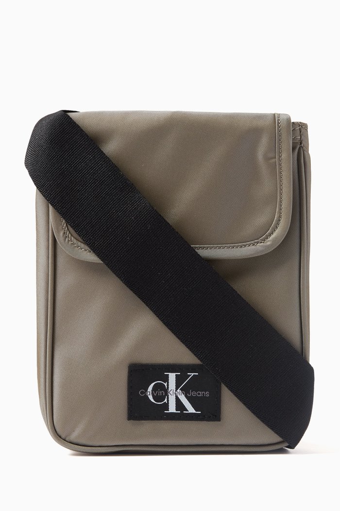

Sports Essential Phone Bag, Neutral