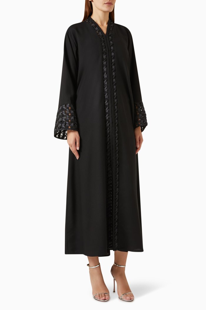 Knot-embroidered Abaya in Nada, Black