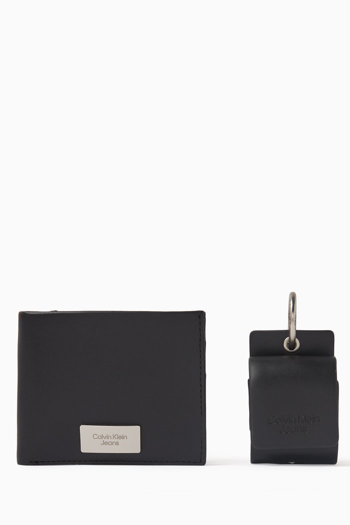 

Logo Billfold Wallet & Airpods Case Gift Set in Leather, Black