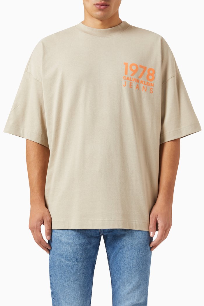 

Graphic Logo Print T-shirt in Organic Cotton Blend, Neutral