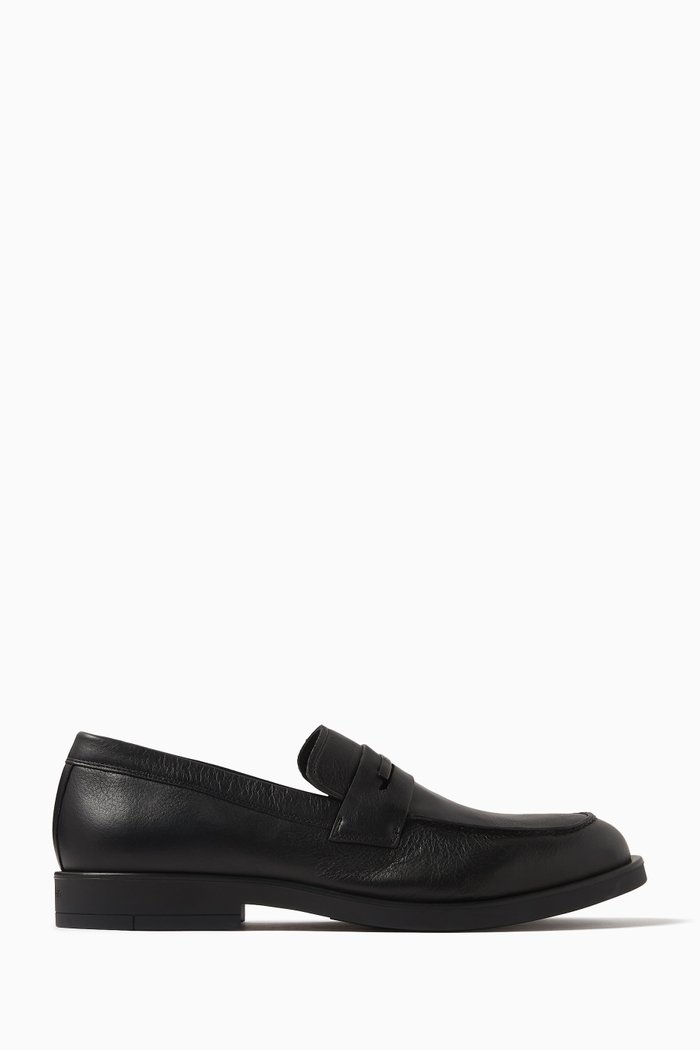 Logo-plaque Moccasins in Leather, Black