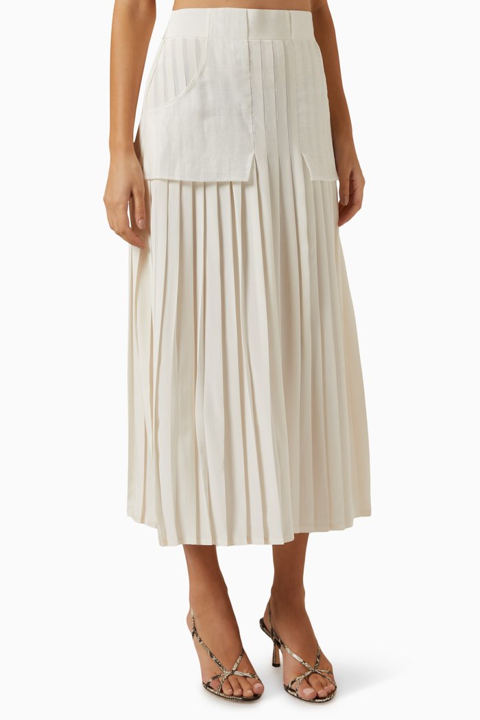 

Knife-pleated Skirt in Silk, White