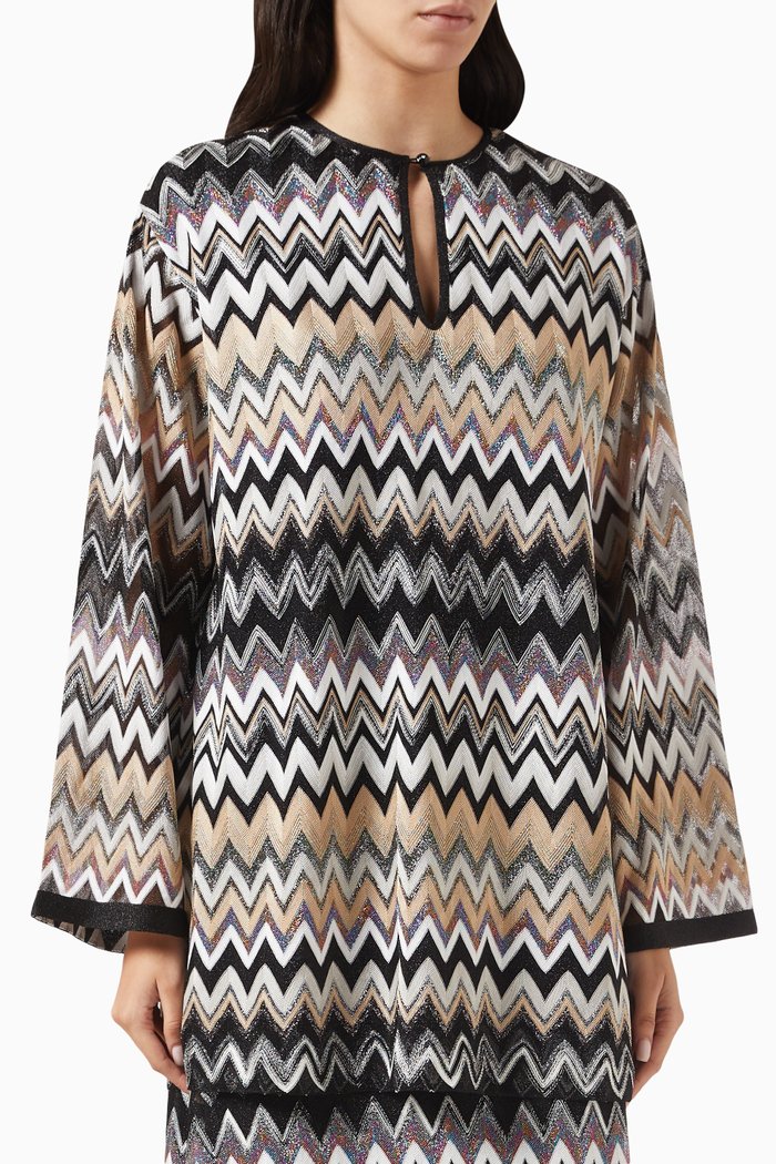 

Chevron Keyhole Top in Rayon-blend, Grey
