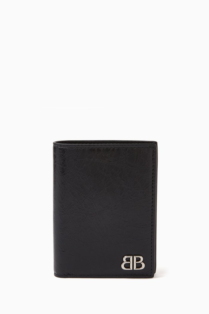 Monaco Vertical Bifold Wallet in Arena Lambskin, Black