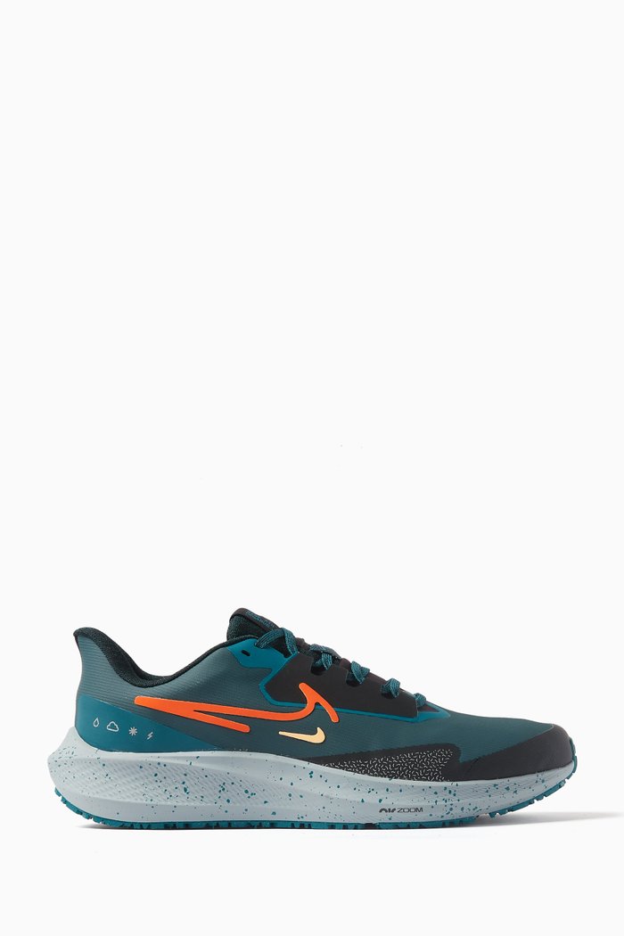

Air Zoom Pegasus 39 Shield Sneakers in Mesh, Green