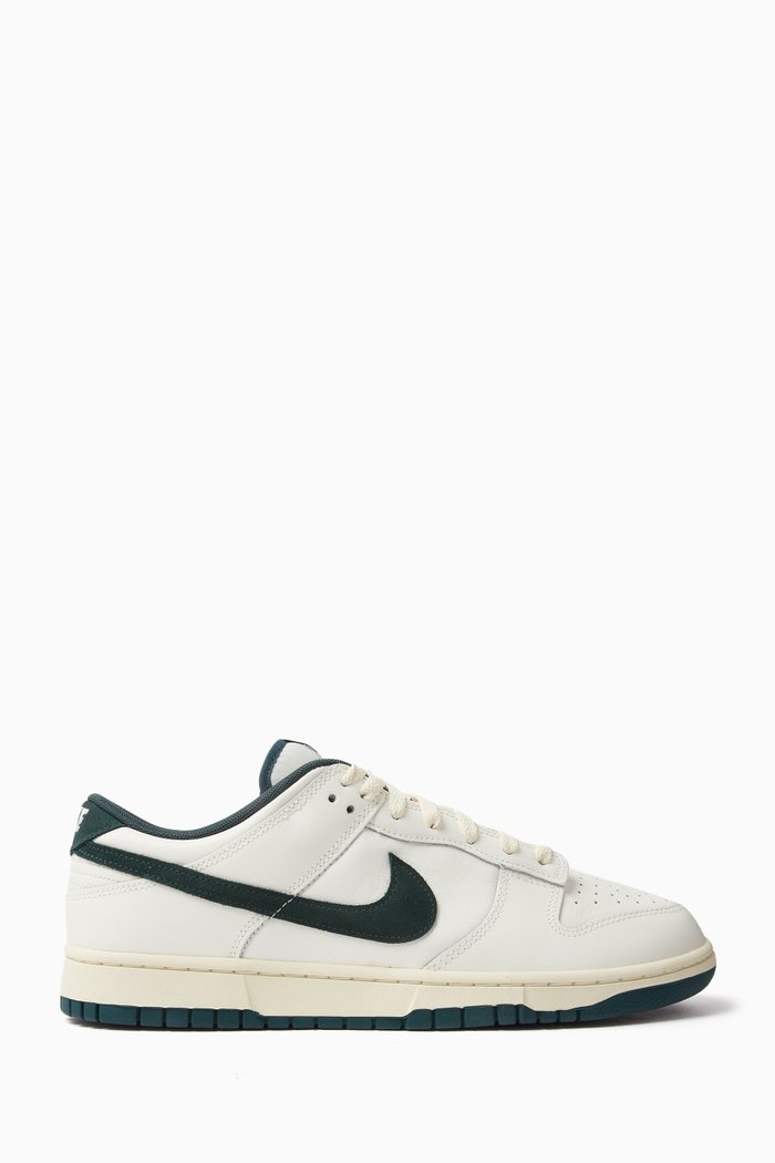 

Dunk Low Retro Sneakers in Leather, White