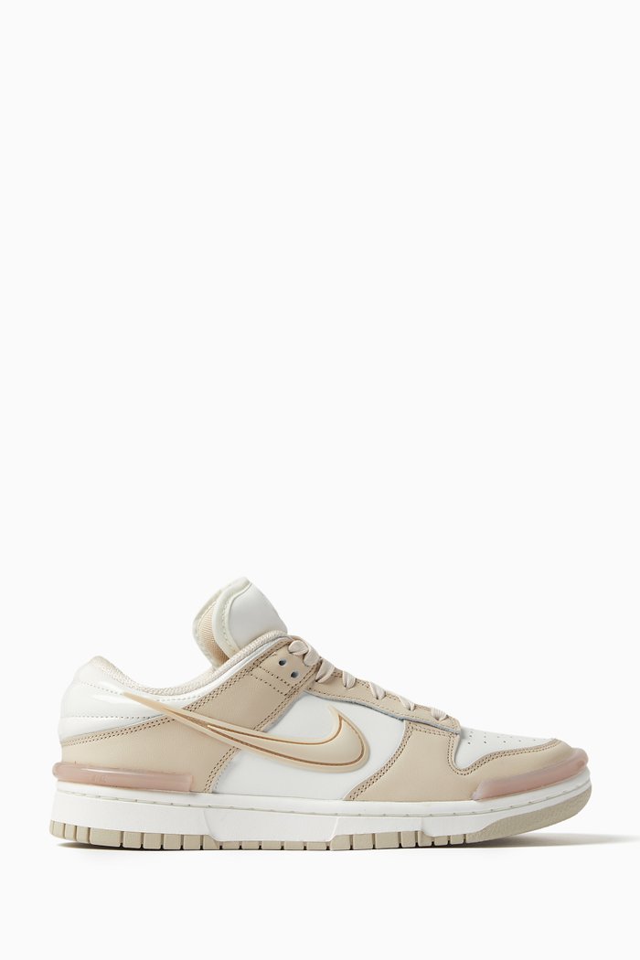 

Dunk Low Twist Sneakers in Leather, Pink