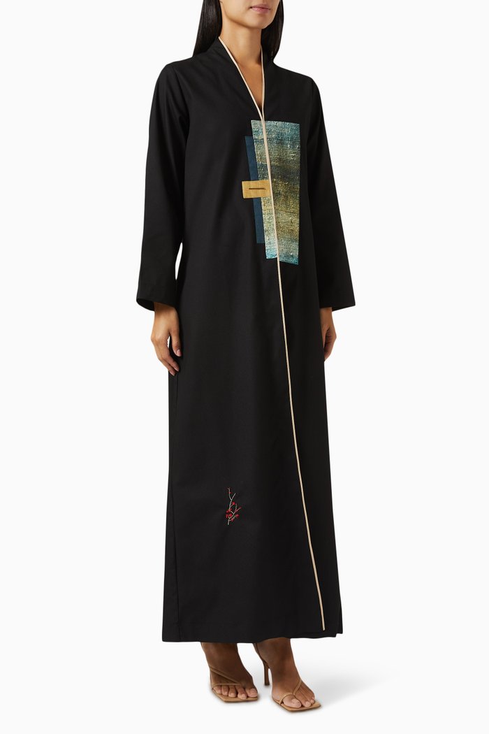 

Graphic-patch Abaya in Cotton, Black