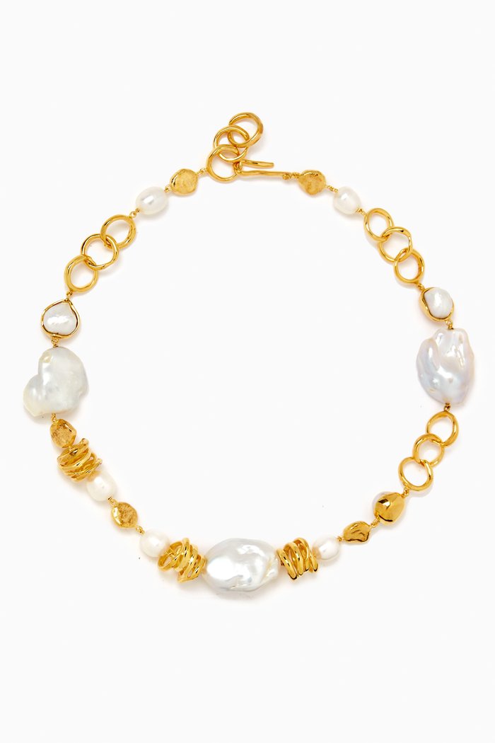 Mismatched Feminine Waves Pearl Necklace in 18kt Gold-plated Brass, White
