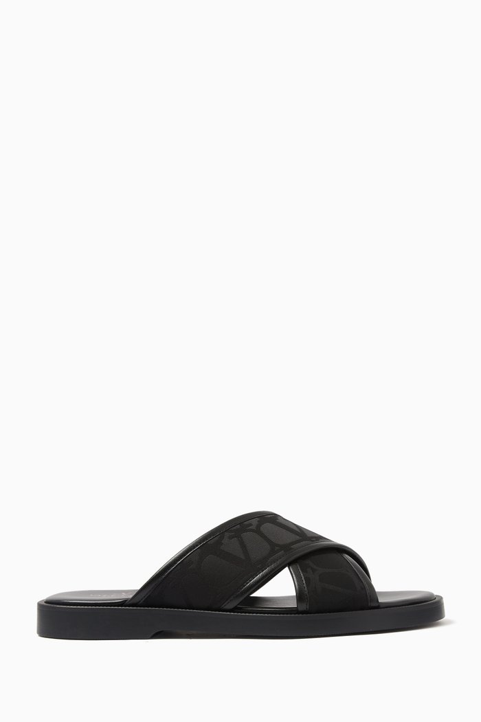 

Valentino Garavani Criss Cross Sandals in Leather, Black