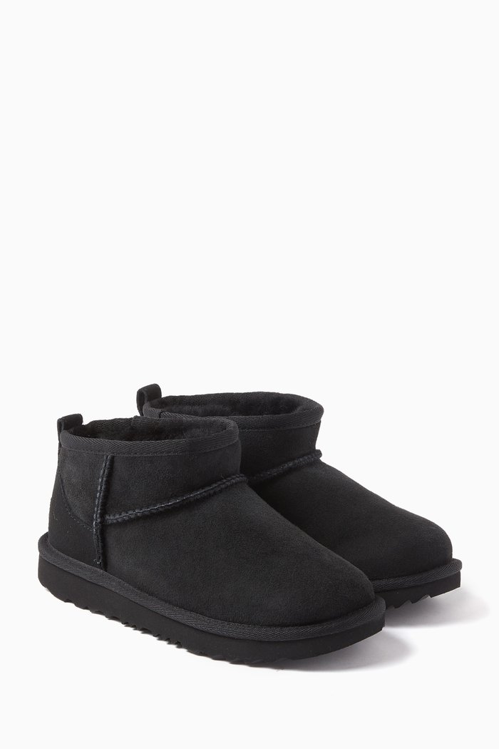

Classic Ultra Mini Boots in Suede, Black