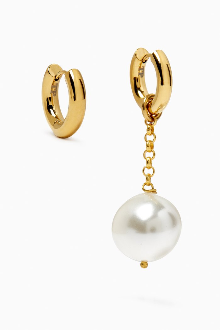 

Pearl Drop Huggie Earrings in Gold-plated Brass, White