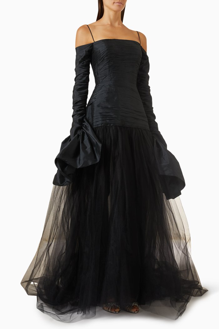 

Falling Off-shoulder Gown in Tulle & Taffeta, Black