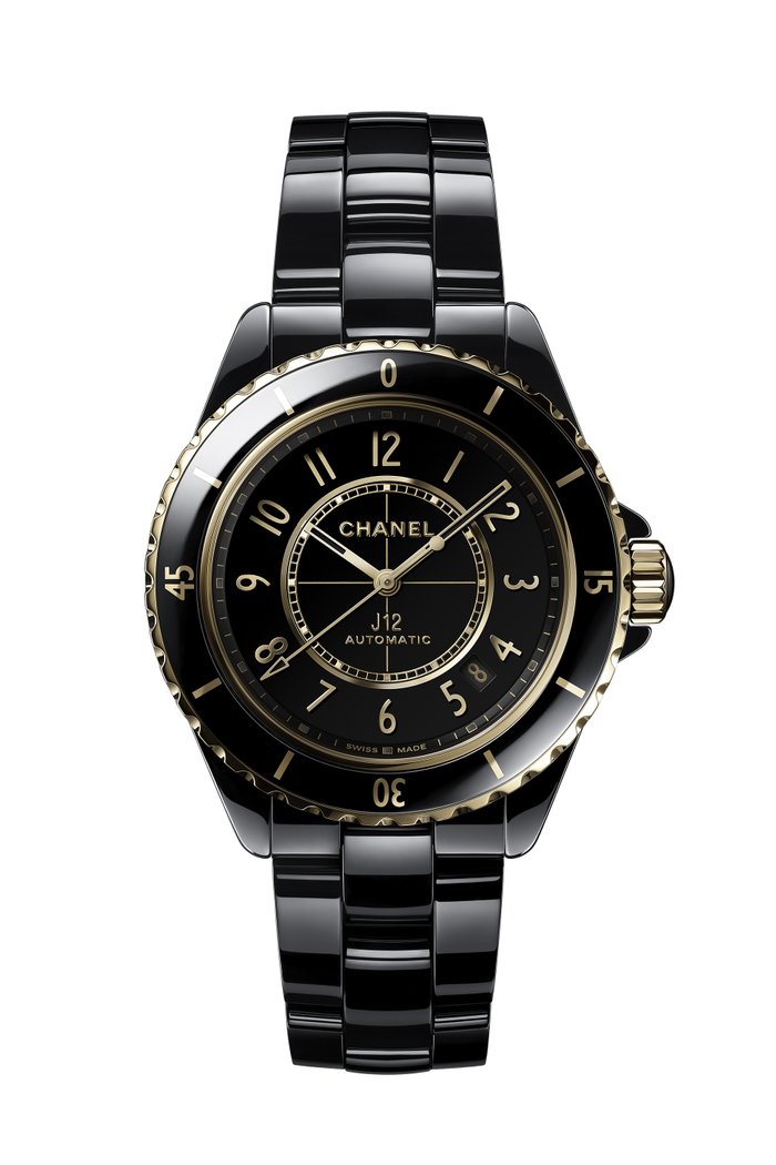 

Black highly resistant ceramic and 18K yellow gold