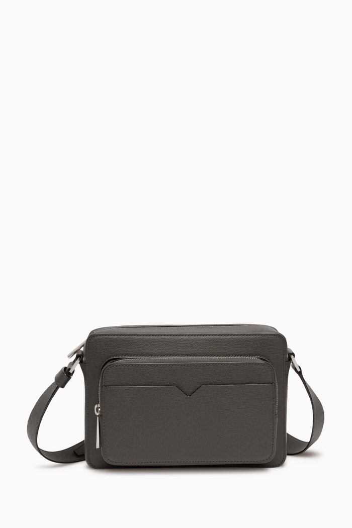

V-line Reporter Crossbody Bag in Leather, Grey