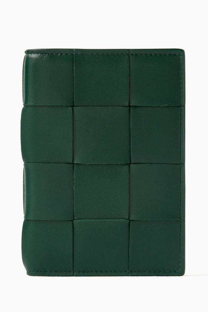 

Cassette Passport Case in Intrecciato Leather, Green
