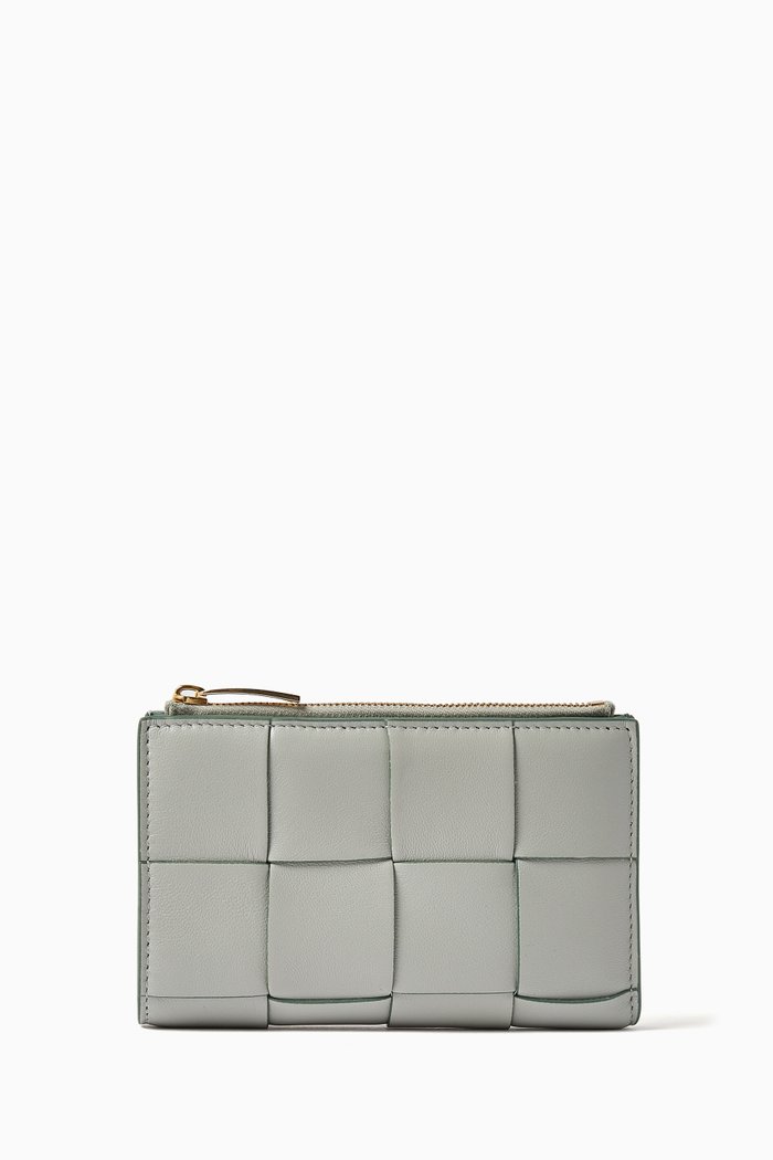 

Medium Cassette Bi-fold Wallet in Intrecciato Leather, Green