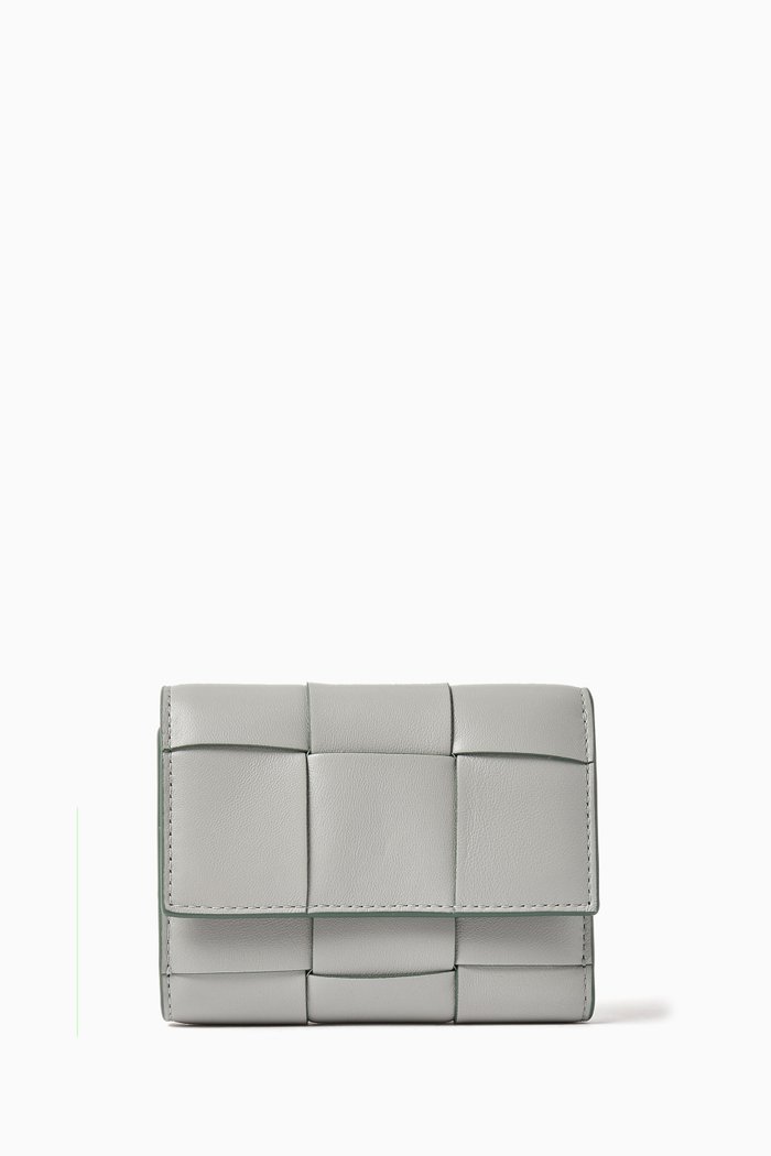 

Cassette Tri-fold Zip Wallet in Intrecciato Leather, Green
